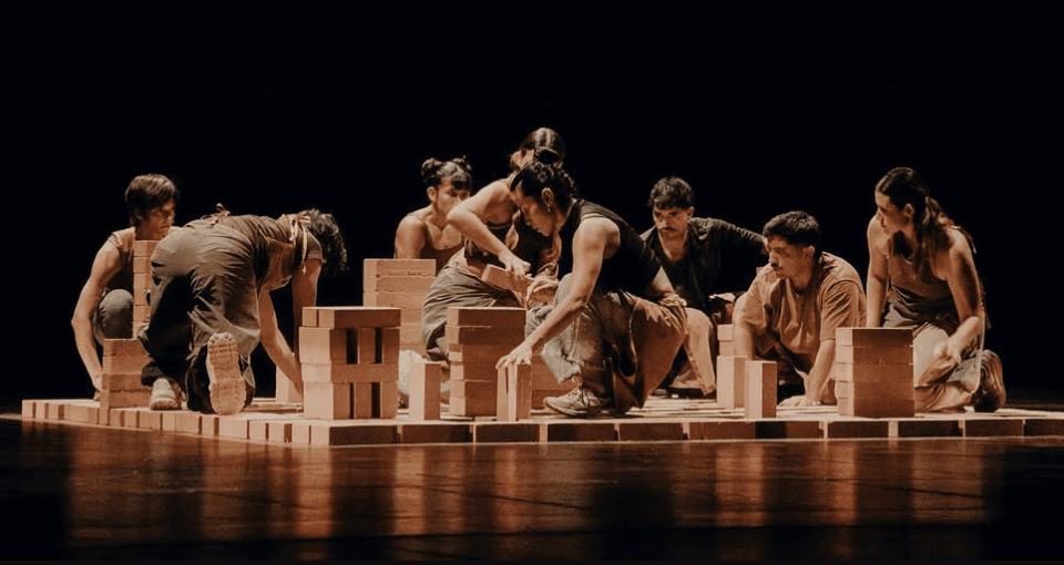 BRICKS – Chorale for bricks and bodies
